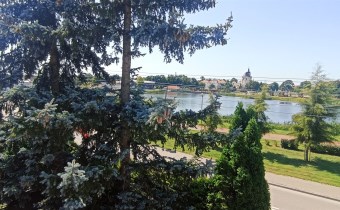 widok z tarasu na zalew